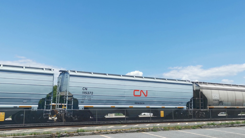 CN 115372